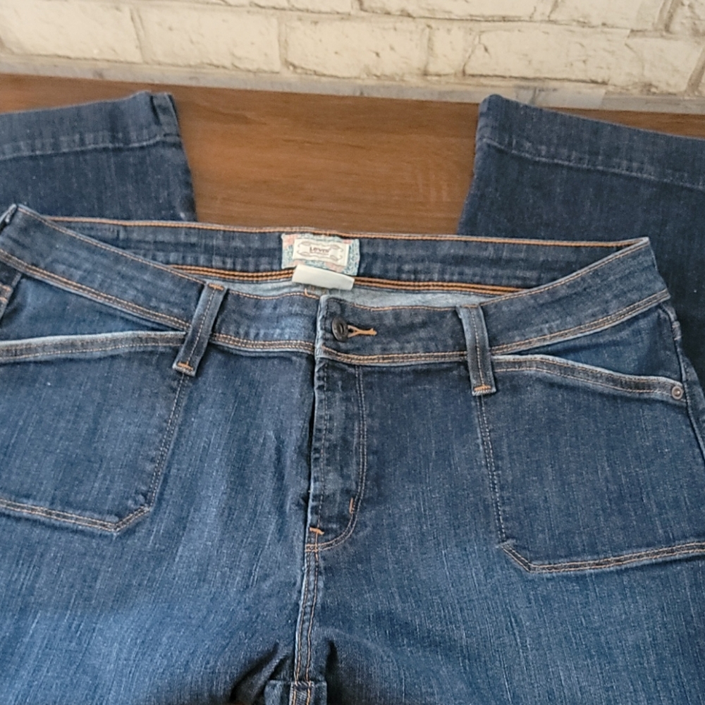 Levi's Capri size 14